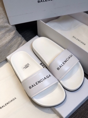 2 Color Men/Women Balenciaga Slipper Item 1092130