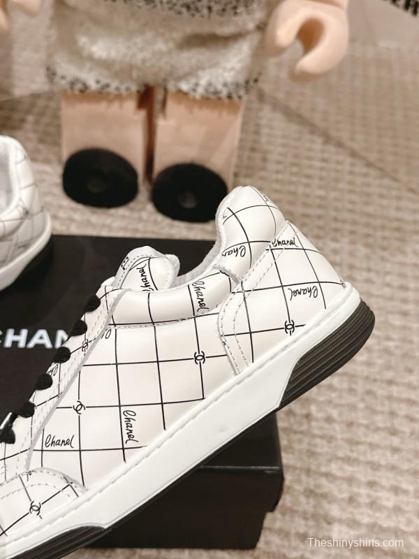 2025 Women Chanel White Black Leather Sneakers