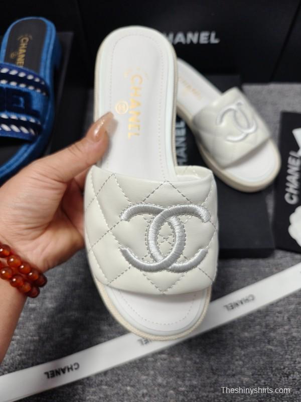 2025 Women Chanel White Leather Slippers