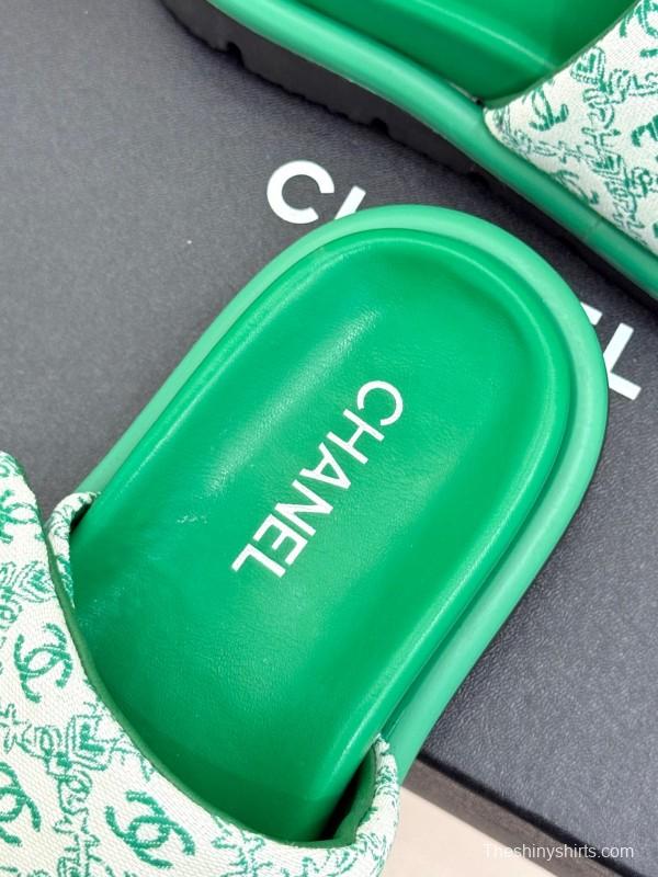 2025 Slippers Chanel Green Nylon Slippers