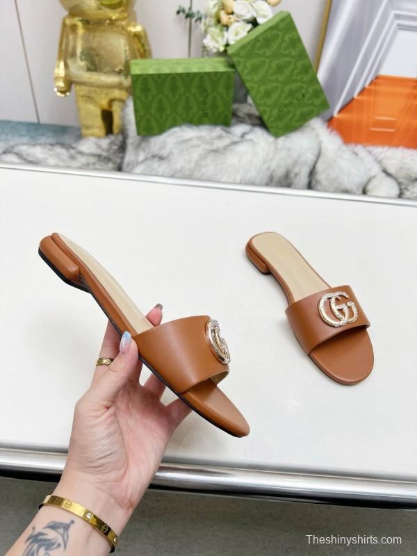 2025 Gucci Camel Leather Slippers GG Buckle MJ00190/225