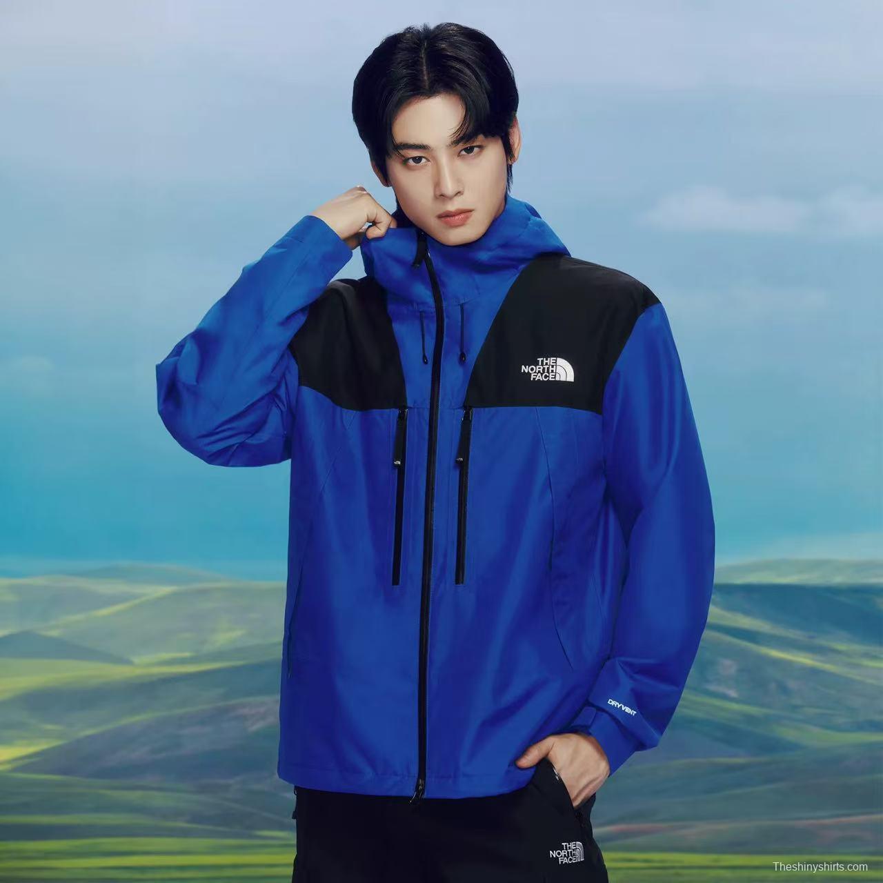 2025 The North Face Summit Series Technical Jacket - Cream/Black Colorblock with Dual-Zip Design